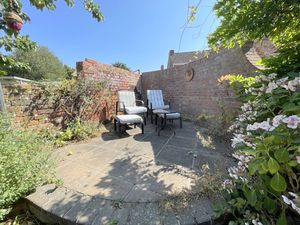 Rectory Road- click for photo gallery
